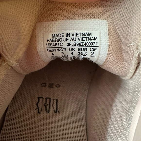 Converse shoes in pink suede - Picture 4 of 5